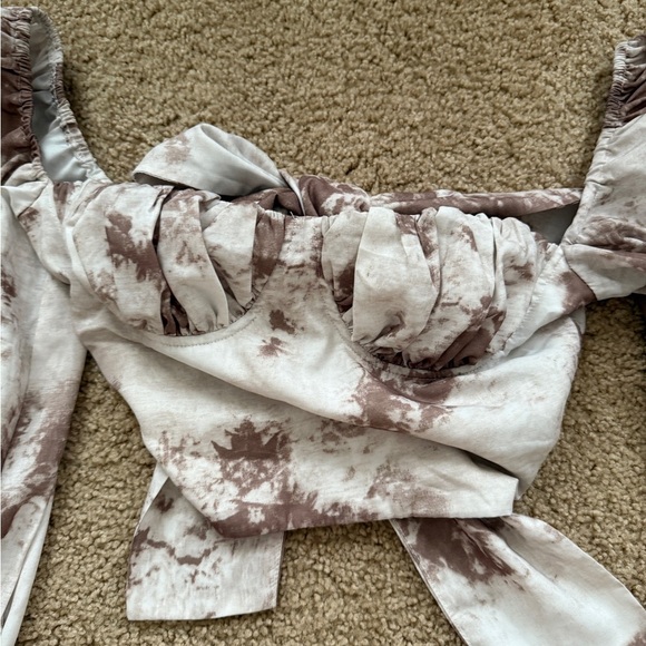 White and Brown Tie Front Blouse with Flutter Sleeves - Picture 6 of 9